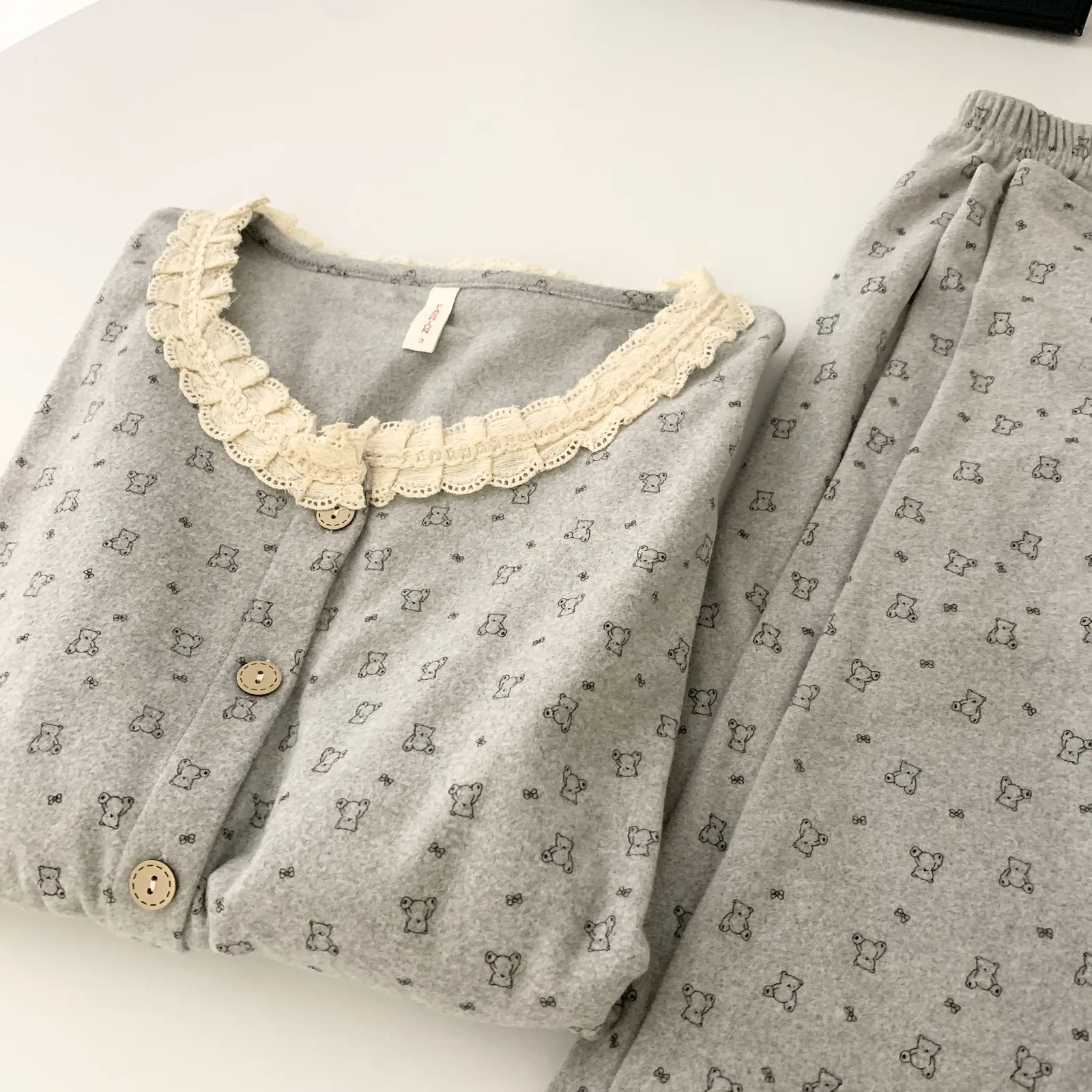 German Velvet Pajamas Women Spring Autumn Winter Sweet Cardigan Long Sleeve Small Floral Plus Size Loose Homewear Set · Wholesale · OEM · Worldwide Shipping - View 3