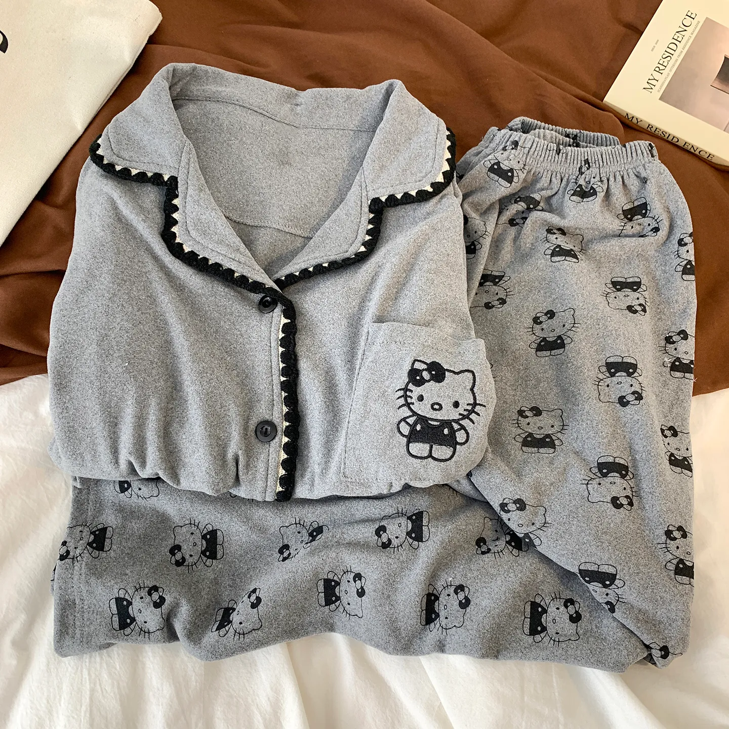 고급스러운 kitty 파자마 여성용 봄가을겨울 두꺼운 더블벨벳 홈웨어 세트 외출 가능 · 도매 · OEM · 전 세계 배송 - View 4