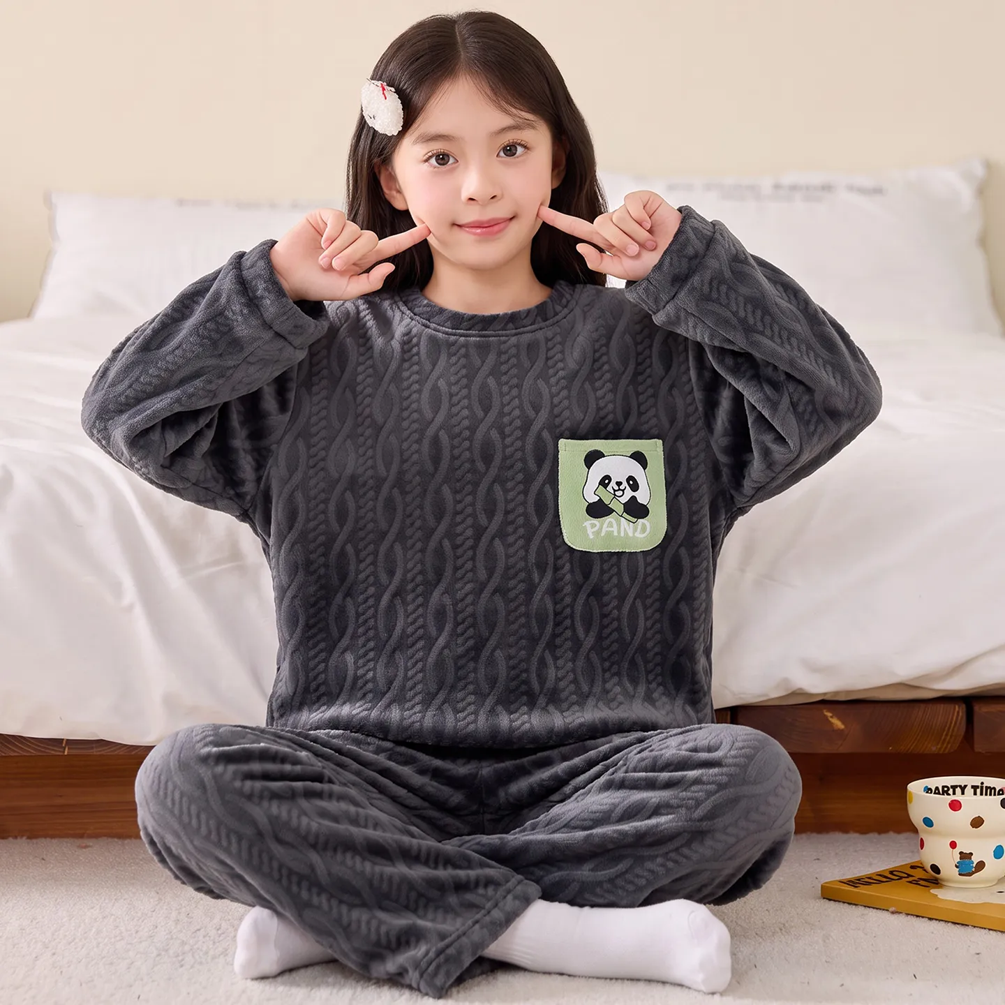 New Girls' Winter Pajama Set, Island Fleece Long Sleeve Crew Neck Pullover with Cute Cartoon Print, Warm Kids Loungewear · Wholesale · OEM · Worldwide Shipping - Detail 4