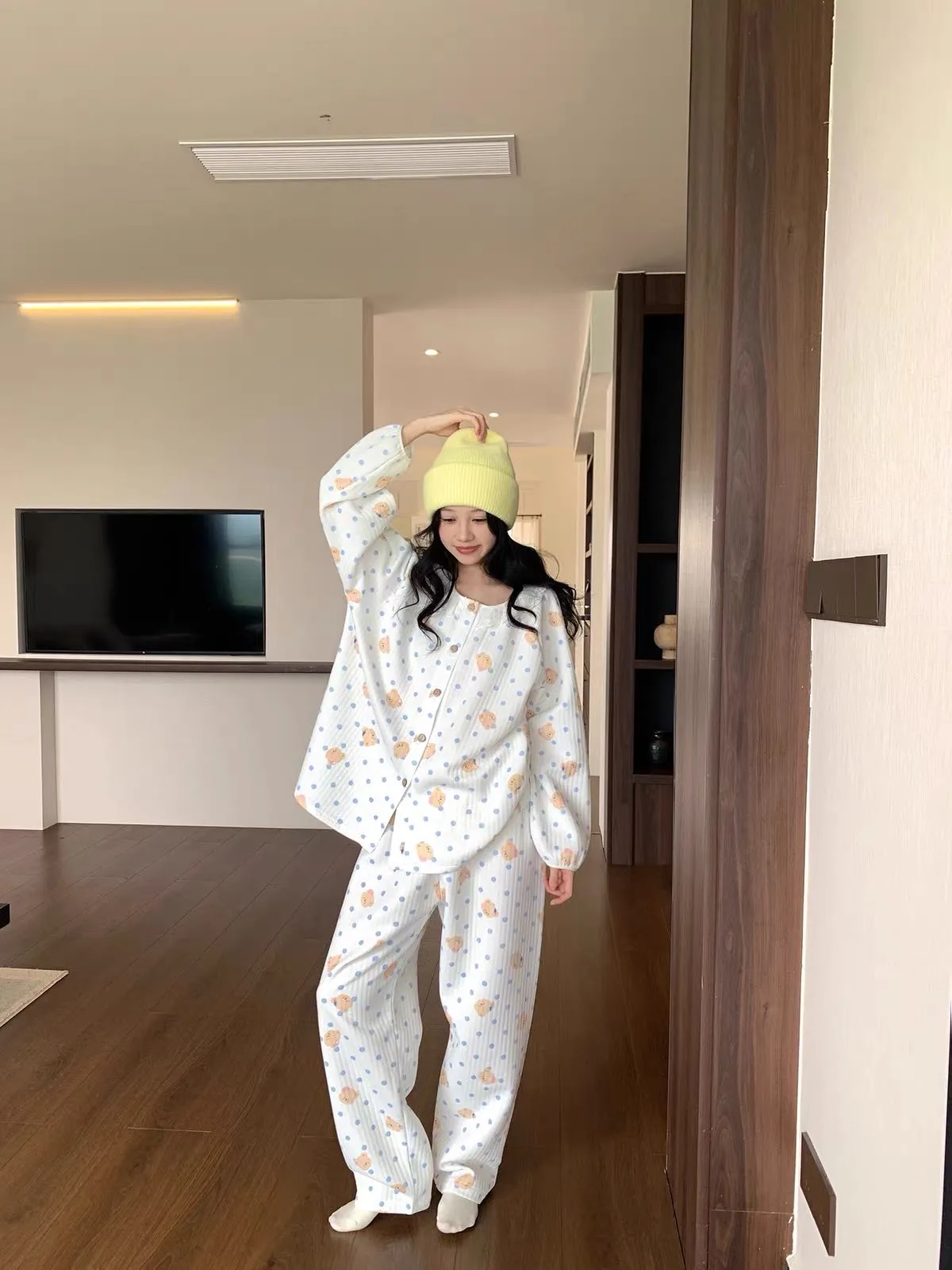Set Piyama Cardigan 240g Air Quilted Korea Style Wanita dengan Renda, Kupu-kupu, dan Motif Bunga · Grosir · OEM · Pengiriman Global - Detail 31