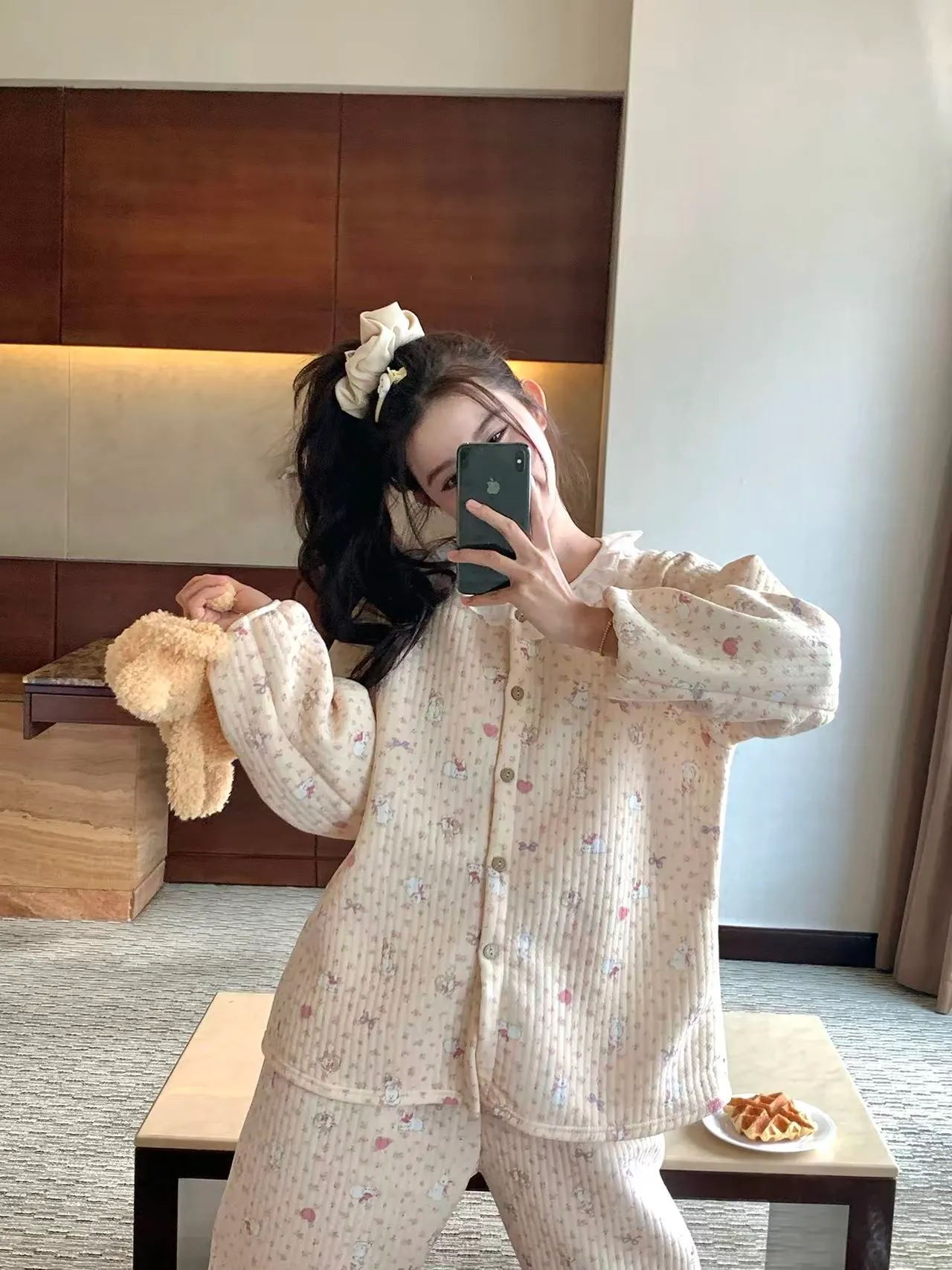 Set Piyama Cardigan 240g Air Quilted Korea Style Wanita dengan Renda, Kupu-kupu, dan Motif Bunga · Grosir · OEM · Pengiriman Global - Detail 35