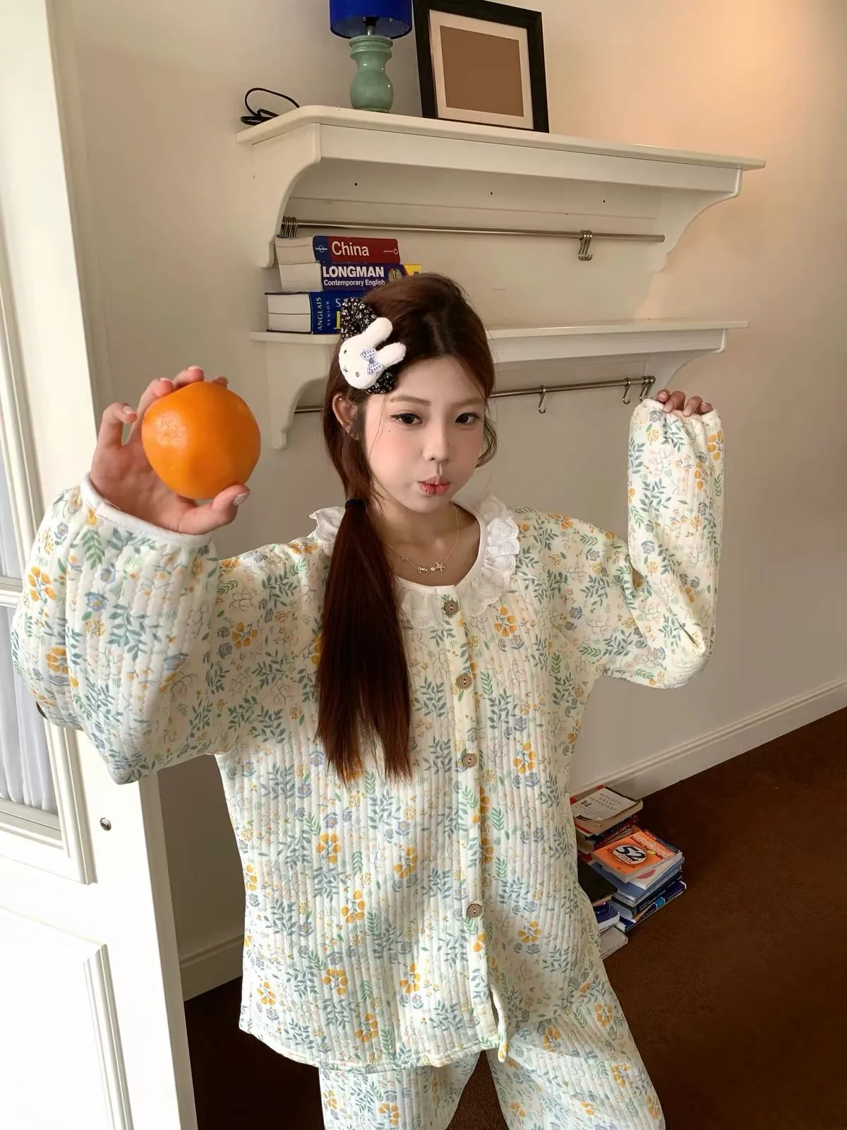 Set Piyama Cardigan 240g Air Quilted Korea Style Wanita dengan Renda, Kupu-kupu, dan Motif Bunga · Grosir · OEM · Pengiriman Global - Detail 40