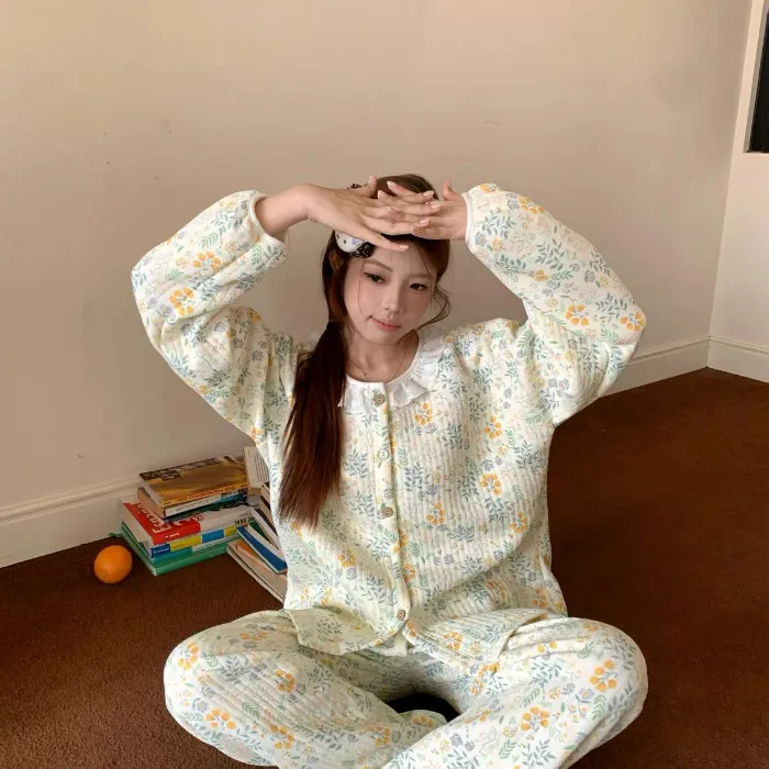 Set Piyama Cardigan 240g Air Quilted Korea Style Wanita dengan Renda, Kupu-kupu, dan Motif Bunga · Grosir · OEM · Pengiriman Global - Detail 11