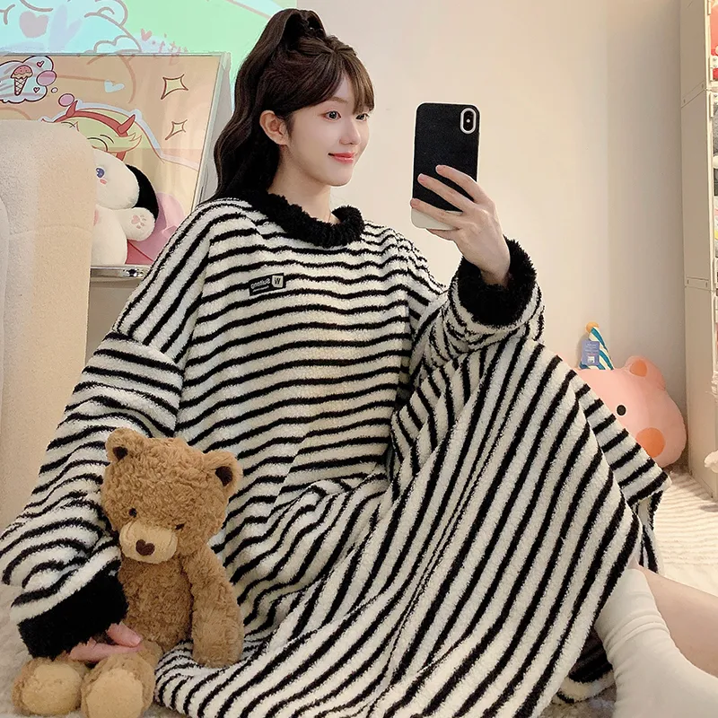 Women's Pajamas Winter New Half-Sherpa Fleece Nightdress Korean Style Loose Plus Size Up to 125kg Wearable Loungewear M-2XL · Wholesale · OEM · Worldwide Shipping - View 2