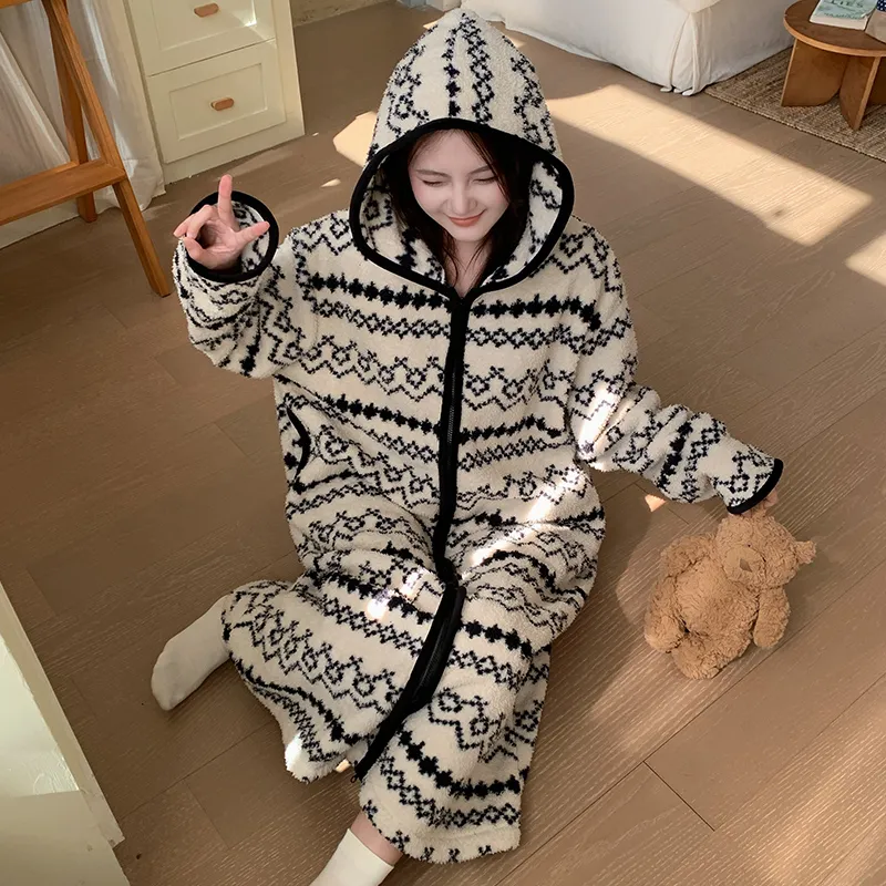 Robe de nuit à capuche longue à fermeture éclair en velours double face pour femme, pyjama d'intérieur ample grande taille 250 jin · Grossiste · OEM · Mondial - View 3
