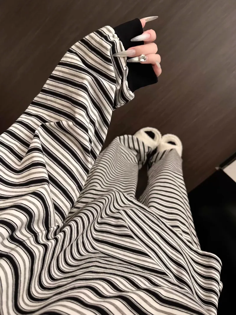 8069 Color-Block Striped 2026 Spring/Autumn New Women's Pajama Set, Korean Style Trendy Striped Loungewear · Wholesale · OEM · Worldwide Shipping - View 2