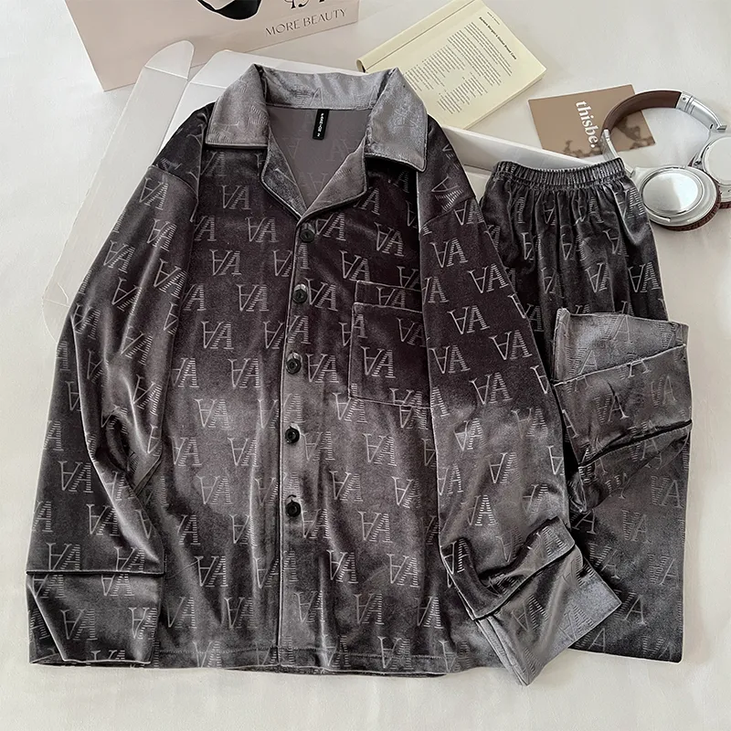 Setelan Pria Lengan Panjang Celana Panjang Velvet Emas Musim Semi Musim Gugur Model Baru Kasual Sederhana Kerah Lipat Cardigan Pakaian Rumah Bisa Dipakai di Luar
