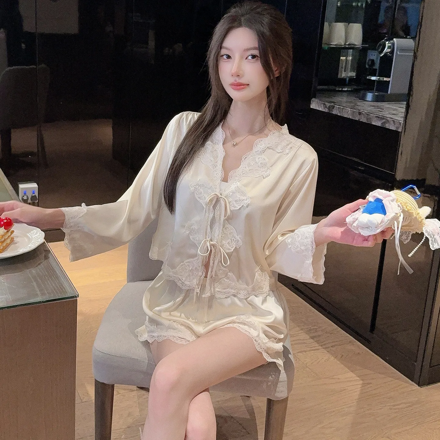 Summer Retro Pure Desire Long Sleeve Short Pants Sexy Thin Ice Silk Sleepwear Palace Style Homewear · Grosir · OEM · Pengiriman Global - View 4