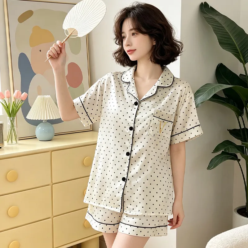 Yuanxing 2195 Ins Korea Manis Polka Dot Bordir Lengan Pendek Celana Pendek Pakaian Rumah Imitasi Sutra Piyama Set · Grosir · OEM · Pengiriman Global - View 1