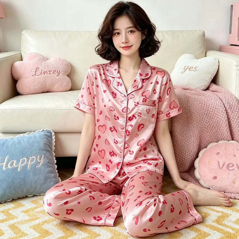 Ensemble pyjama court femme style coréen mignon rose cœur en soie artificielle Source Xing 2280, haut manches courtes et pantalon long · Grossiste · OEM · Mondial - View 2