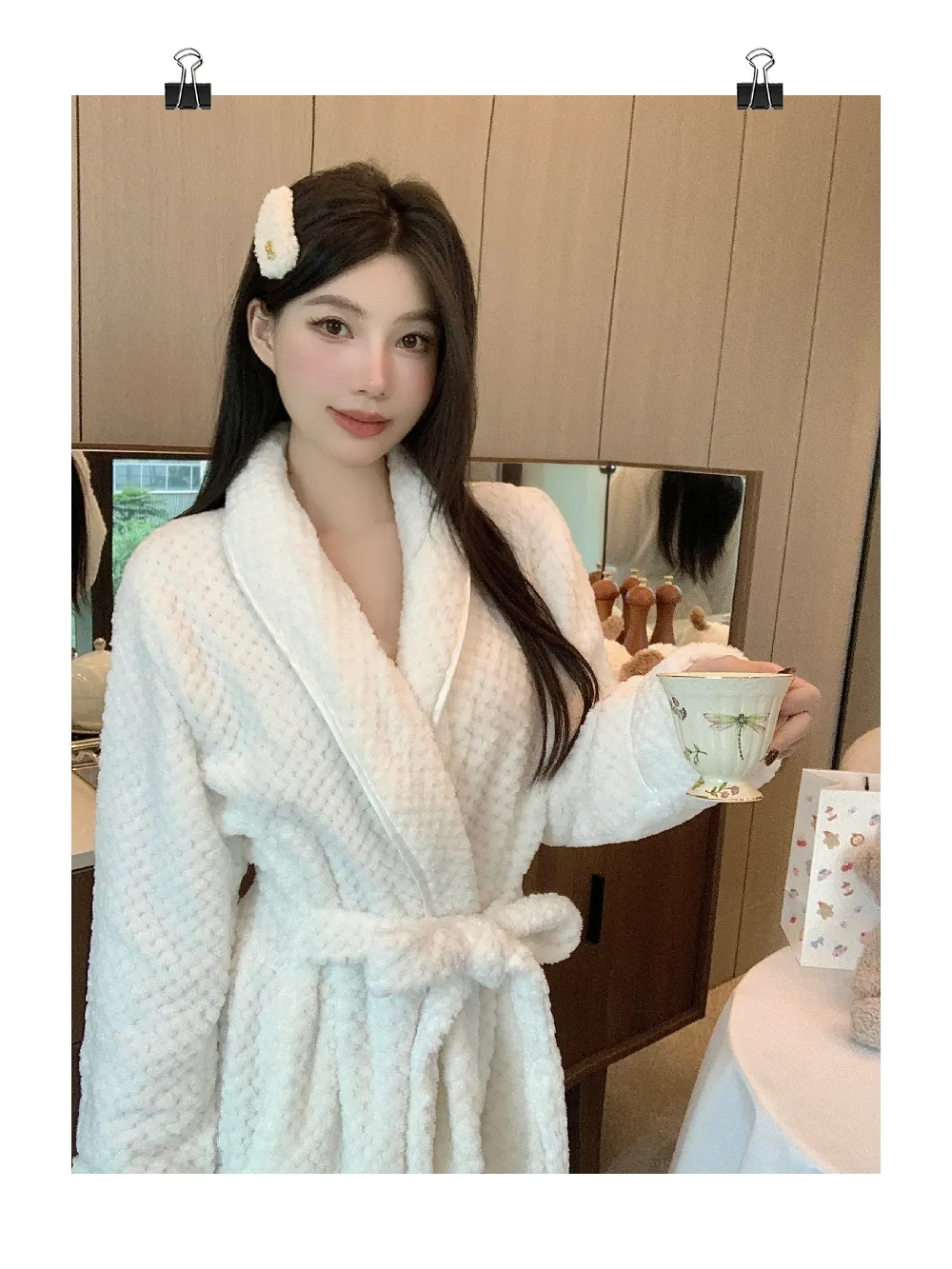 Peignoir femme motif ananas chaud flanelle bathrobe ample ceinture pyjama blanc simple pur désir polaire corail · Grossiste · OEM · Mondial - Detail 4