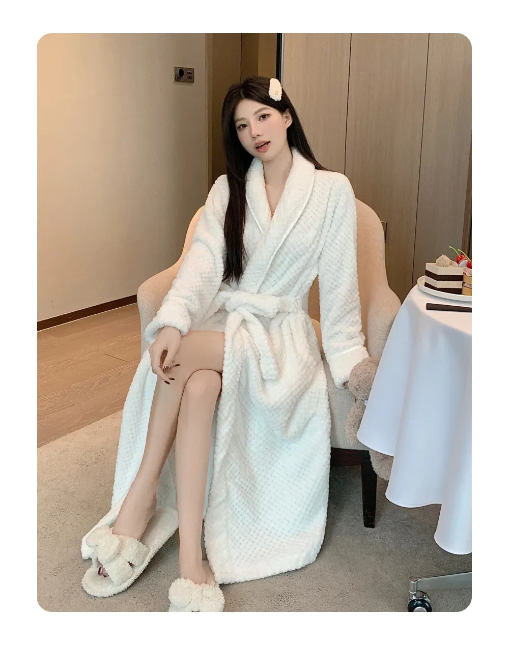 Peignoir femme motif ananas chaud flanelle bathrobe ample ceinture pyjama blanc simple pur désir polaire corail · Grossiste · OEM · Mondial - Detail 6