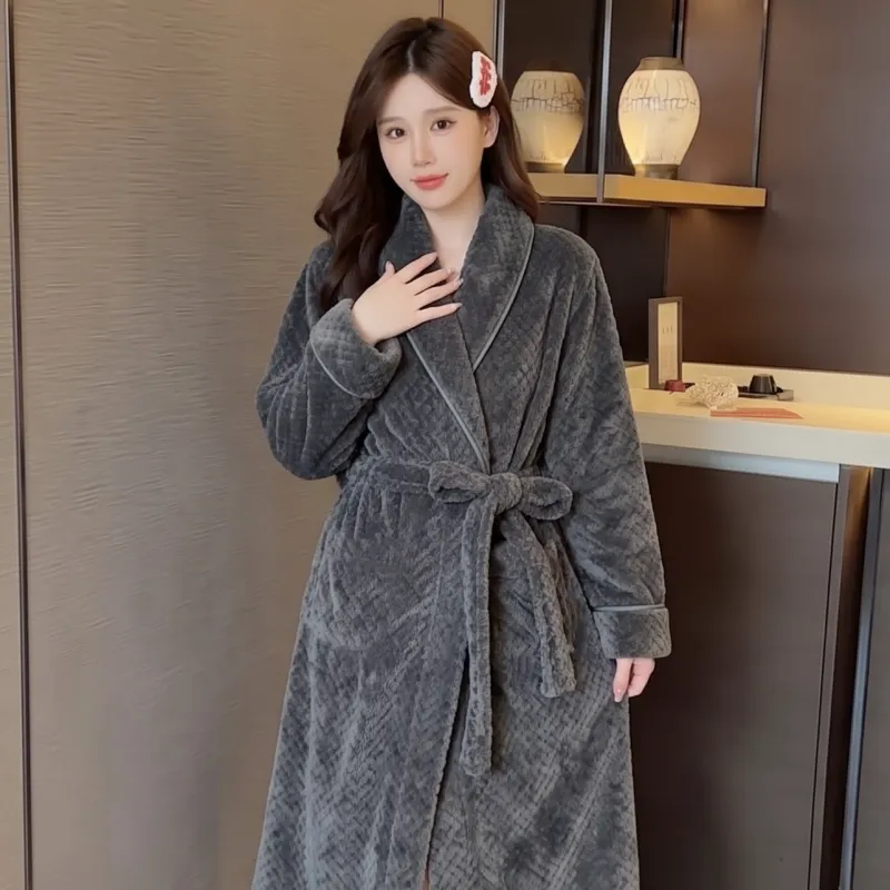 Peignoir femme motif ananas chaud flanelle bathrobe ample ceinture pyjama blanc simple pur désir polaire corail · Grossiste · OEM · Mondial - Detail 14