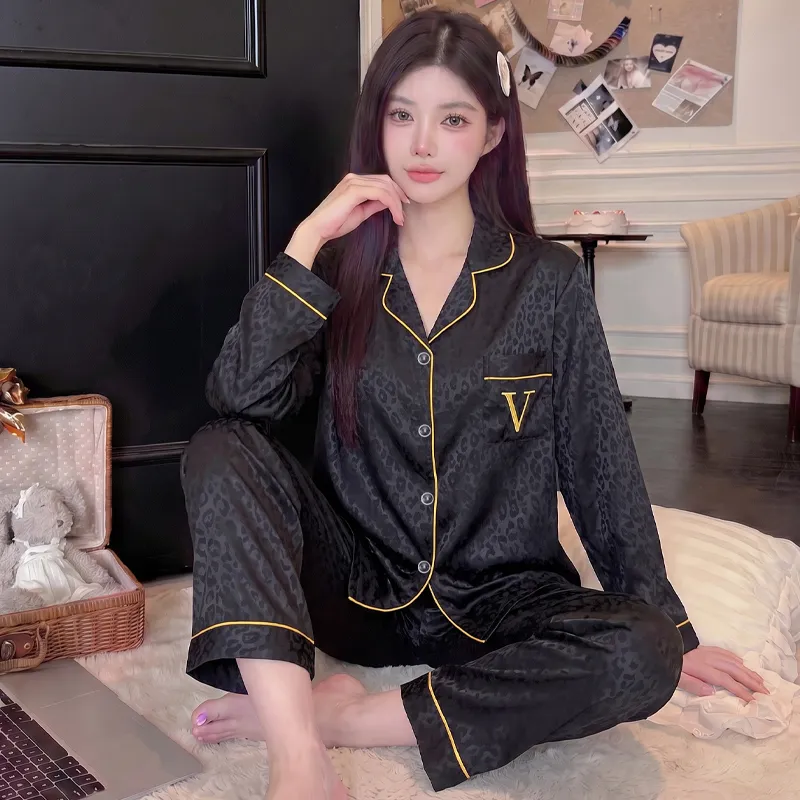 源兴23149 gaya ins gaya minimalis piyama lengan panjang motif macan tutul jacquard bahan sutra imitasi set piyama · Grosir · OEM · Pengiriman Global