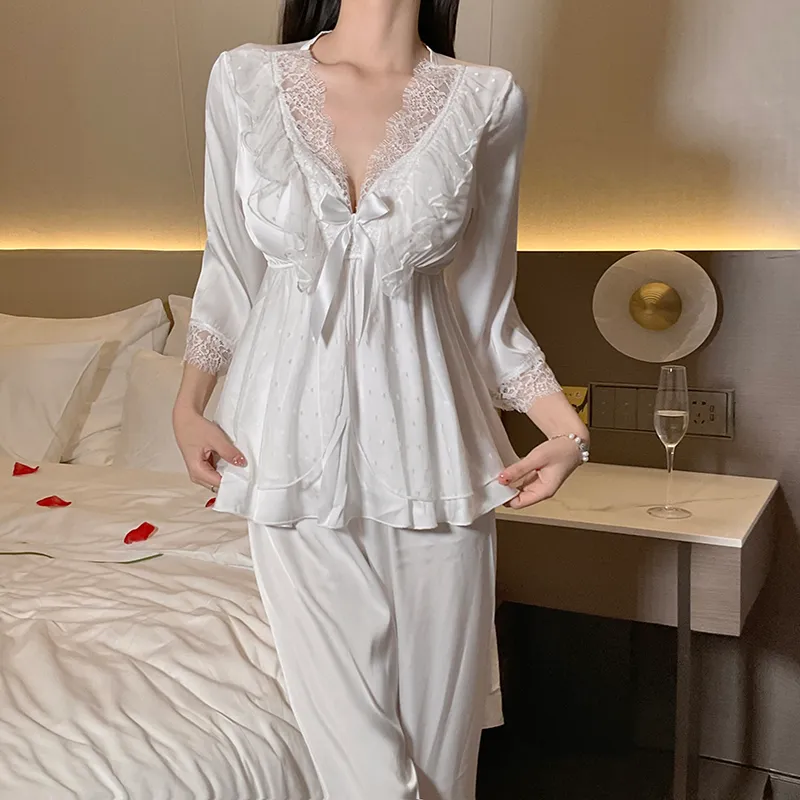 Piyama Seksi Ice Silk Musim Semi Musim Gugur Wanita Lengan Tujuh Per Tiga Celana Panjang Set Renda Gaya Putri Rasa Mewah dengan Bantalan Dada Pakaian Rumah · Grosir · OEM · Pengiriman Global - View 4
