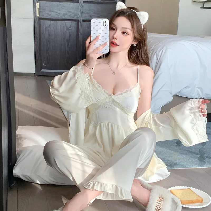 Ensemble de pyjama sexy en soie glacée pour printemps/automne, avec bretelles, pantalon long et cardigan, 3 pièces, dentelle avec bonnets intégrés, vêtement de maison léger et luxueux · Grossiste · OEM · Mondial - Detail 5