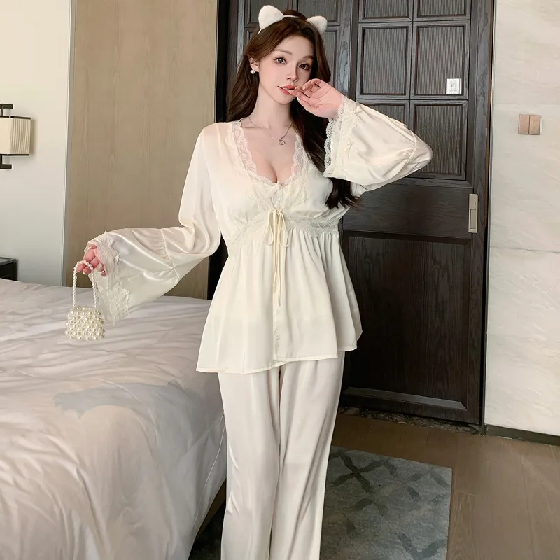 Ensemble de pyjama sexy en soie glacée pour printemps/automne, avec bretelles, pantalon long et cardigan, 3 pièces, dentelle avec bonnets intégrés, vêtement de maison léger et luxueux · Grossiste · OEM · Mondial - Detail 2