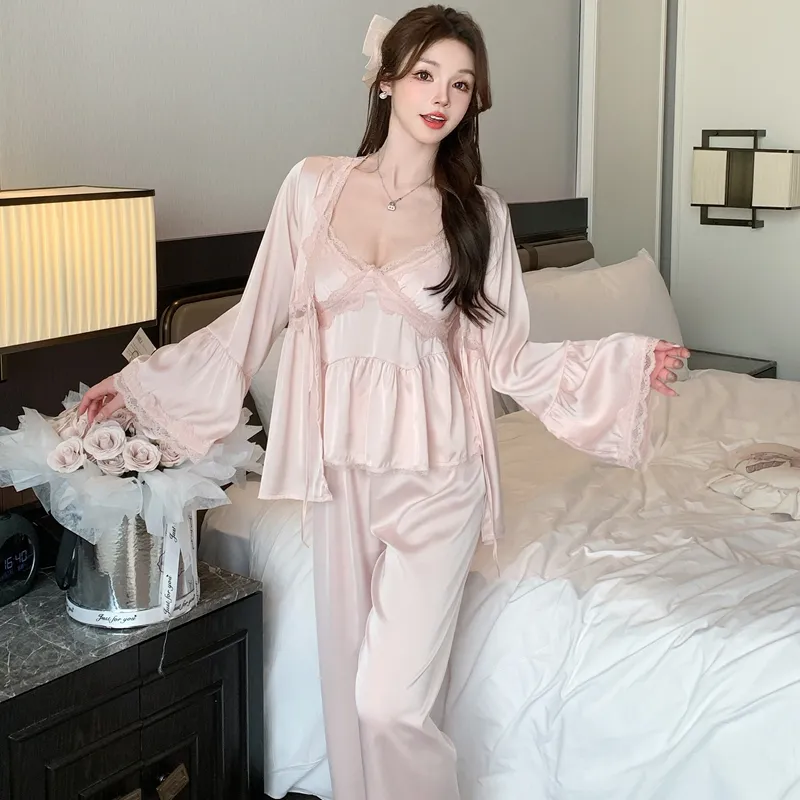 Ensemble de pyjama sexy en soie glacée pour printemps/automne, avec bretelles, pantalon long et cardigan, 3 pièces, dentelle avec bonnets intégrés, vêtement de maison léger et luxueux · Grossiste · OEM · Mondial - Detail 10