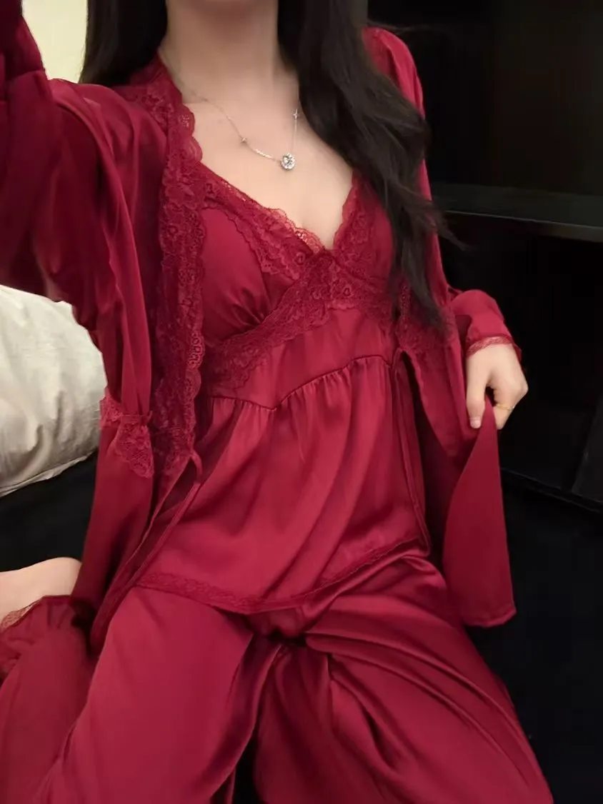 Ensemble de pyjama sexy en soie glacée pour printemps/automne, avec bretelles, pantalon long et cardigan, 3 pièces, dentelle avec bonnets intégrés, vêtement de maison léger et luxueux · Grossiste · OEM · Mondial - Detail 29