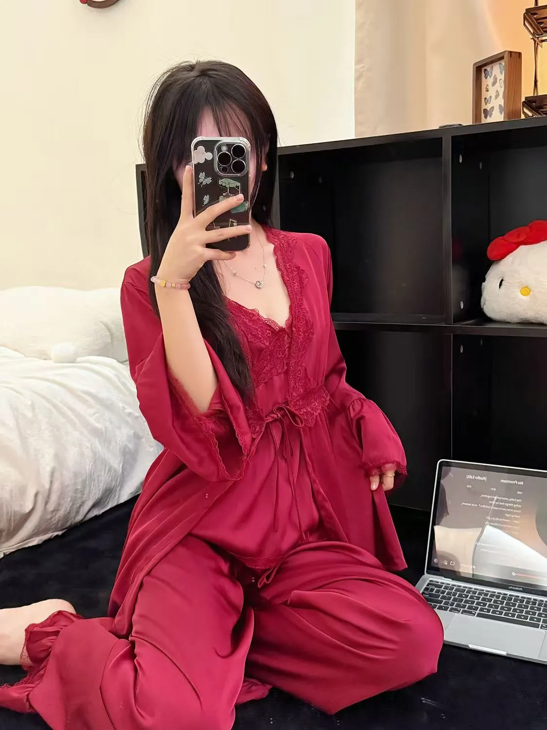 Ensemble de pyjama sexy en soie glacée pour printemps/automne, avec bretelles, pantalon long et cardigan, 3 pièces, dentelle avec bonnets intégrés, vêtement de maison léger et luxueux · Grossiste · OEM · Mondial - Detail 28