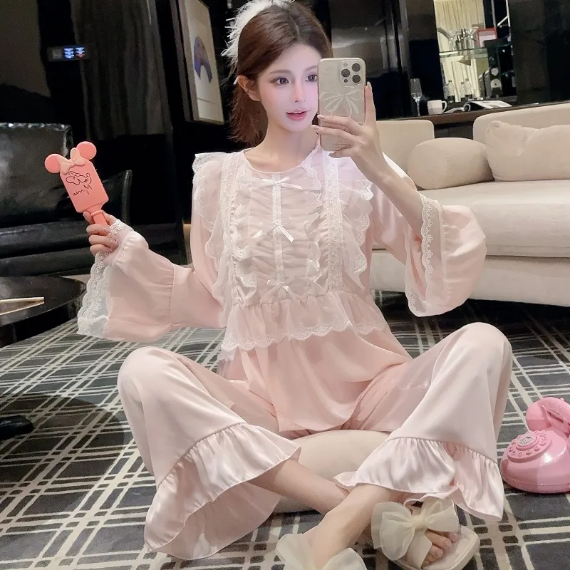 Ensemble pyjama femme printemps-automne en soie glacée, manches longues et pantalon long, dentelle, style princesse de cour, luxe léger, sentiment haut de gamme, vêtement d'intérieur · Grossiste · OEM · Mondial - View 4