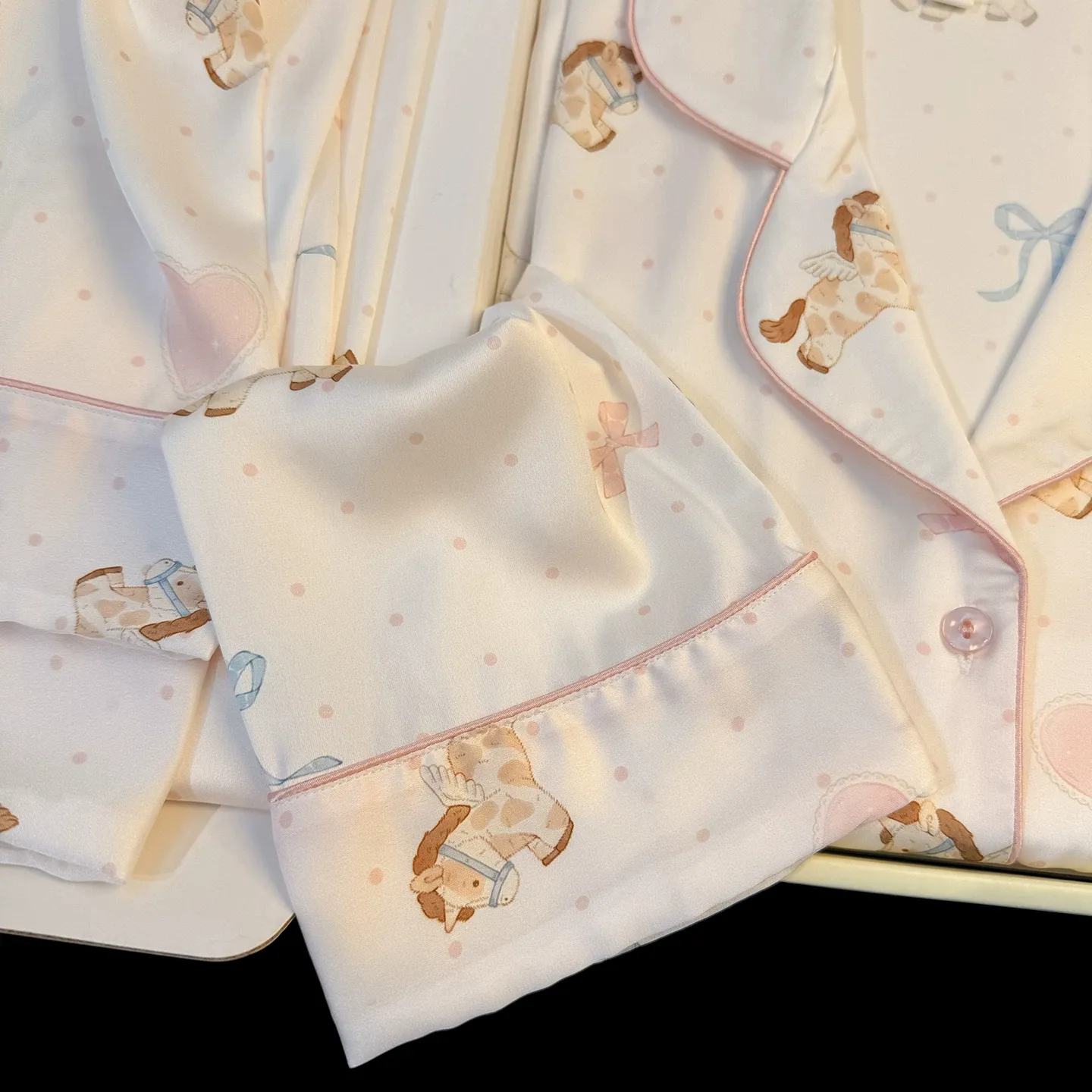 Spring and Autumn New Women's Ice Silk Pajamas Long Sleeve Long Pants Thin Two-Piece Set Wearable Outside Lapel Cardigan Loungewear · Wholesale · OEM · Worldwide Shipping - Detail 5