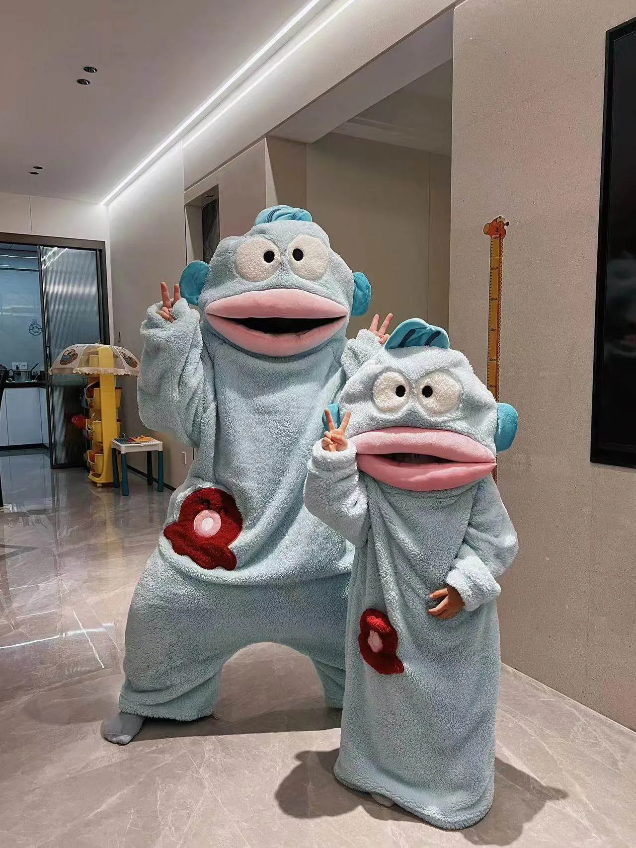 Hooded Coral Fleece One-Piece Sleepwear with Comb, Fish Hair Design, Winter Thickened Fleece Pajamas · Wholesale · OEM · Worldwide Shipping - Detail 12