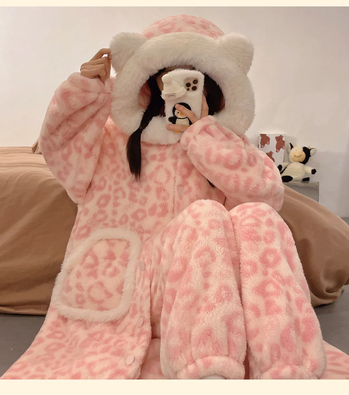 New Winter Coral Fleece Lined Thickened Cute Comfortable Robe Set Hooded Flannel Loungewear Set · Wholesale · OEM · Worldwide Shipping - Detail 10