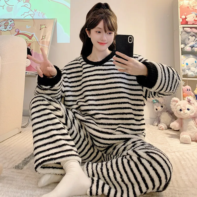 Pyjama femme en velours mi-côtelé, loisirs d'hiver, manches longues et pantalon long, grande taille jusqu'à 110 kg, tenue d'intérieur portable à l'extérieur · Grossiste · OEM · Mondial - View 2