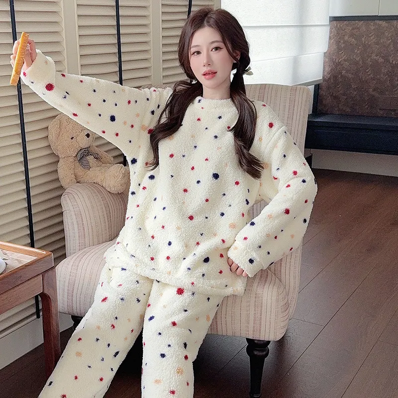 Pyjama femme en velours mi-côtelé, loisir d'hiver, col rond, manches longues, pantalon long, grande taille jusqu'à 110 kg, tenue d'intérieur · Grossiste · OEM · Mondial - View 1