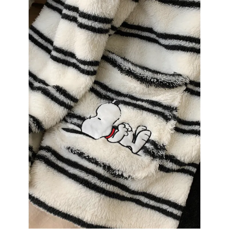 Pyjama femme automne-hiver, mignon avec motif cartoon, polaire à poils longs, chaud et épais, gilet à boutons, ensemble de maison, portable à l'extérieur · Grossiste · OEM · Mondial - View 3