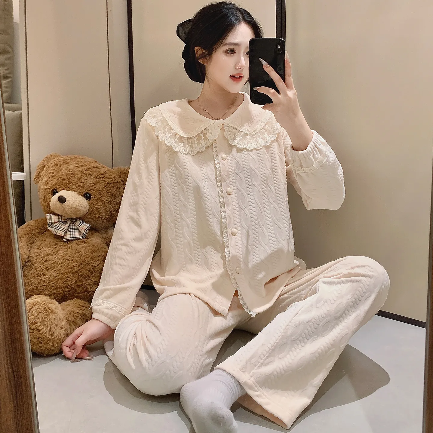 Nouveauté 2026 Ensemble de pyjama femme en velours polaire, manches longues, chaud pour automne-hiver, tenue d'intérieur douce · Grossiste · OEM · Mondial - Detail 2