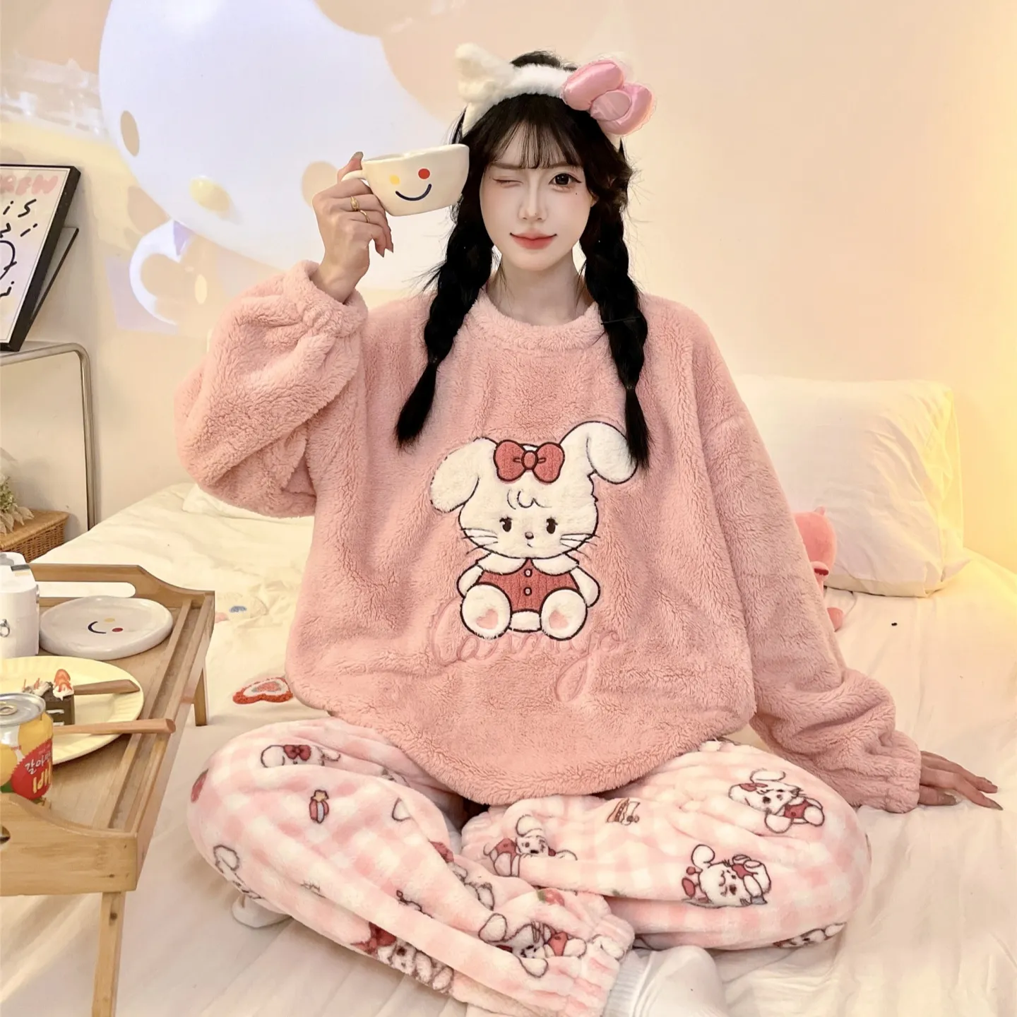 Nouveauté automne-hiver 2026, pyjama pour jeune fille en flanelle 290 g, col rond, épais, adorable motif cartoon, ensemble de homewear · Grossiste · OEM · Mondial - Detail 22