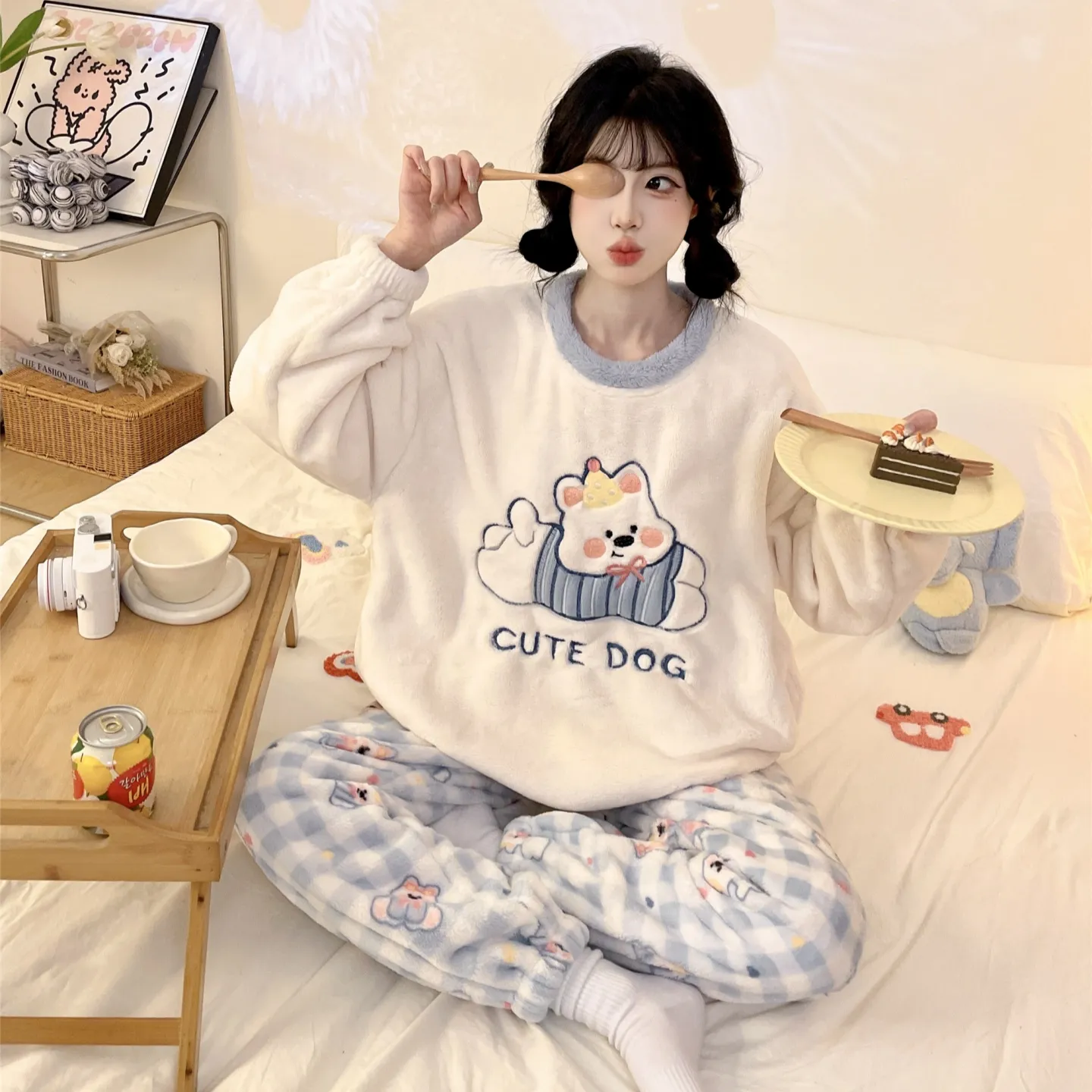 Nouveauté automne-hiver 2026, pyjama pour jeune fille en flanelle 290 g, col rond, épais, adorable motif cartoon, ensemble de homewear · Grossiste · OEM · Mondial - Detail 21