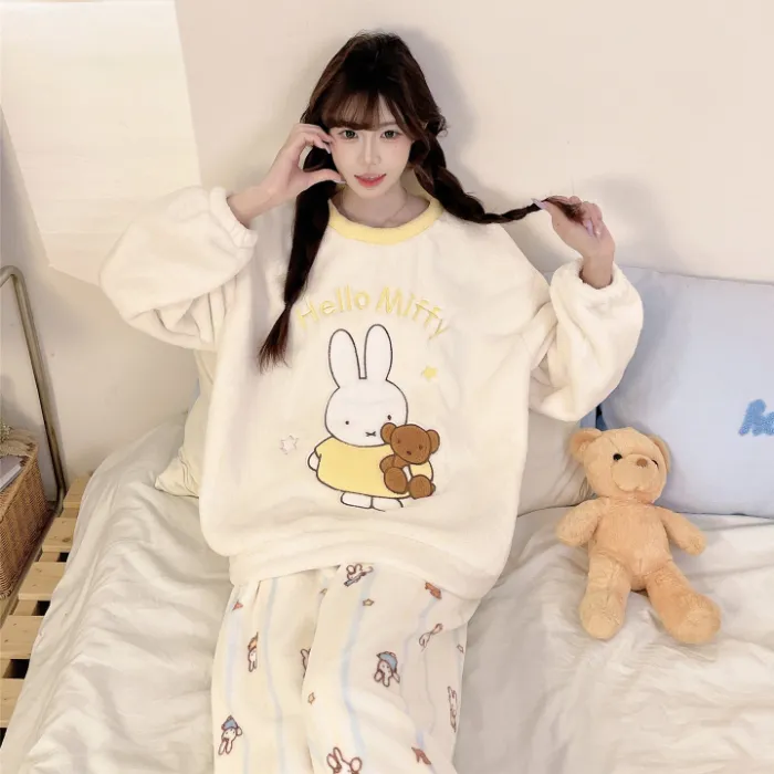 Nouveauté automne-hiver 2026, pyjama pour jeune fille en flanelle 290 g, col rond, épais, adorable motif cartoon, ensemble de homewear · Grossiste · OEM · Mondial - Detail 14