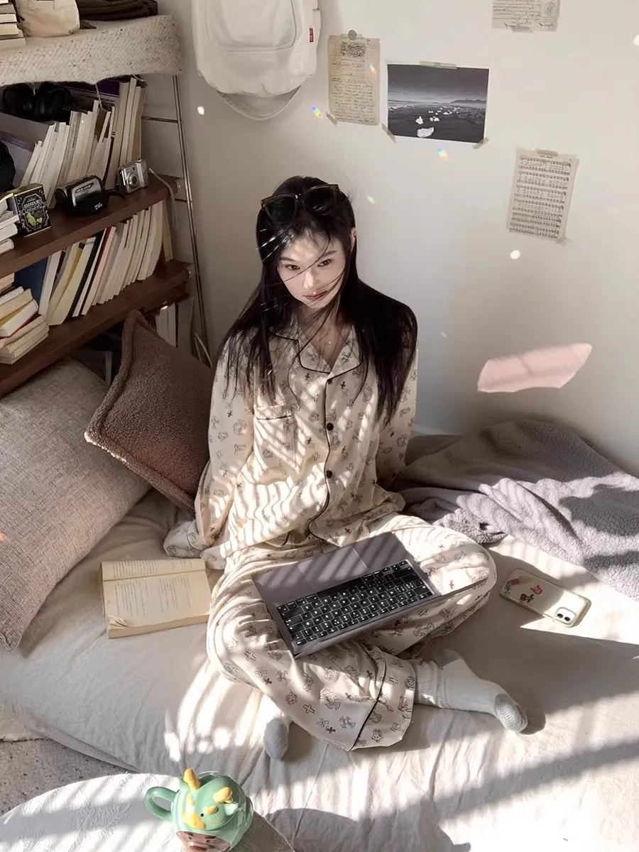 Pakaian Tidur Wanita Musim Gugur Musim Dingin 2026 Model Terbaru Lengan Panjang Celana Panjang HelloKitty Set Cardigan 2 Potong Piyama Rumahan Mewah · Grosir · OEM · Pengiriman Global - Detail 5