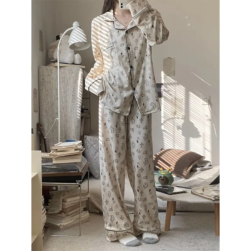 Pakaian Tidur Wanita Musim Gugur Musim Dingin 2026 Model Terbaru Lengan Panjang Celana Panjang HelloKitty Set Cardigan 2 Potong Piyama Rumahan Mewah · Grosir · OEM · Pengiriman Global - View 4