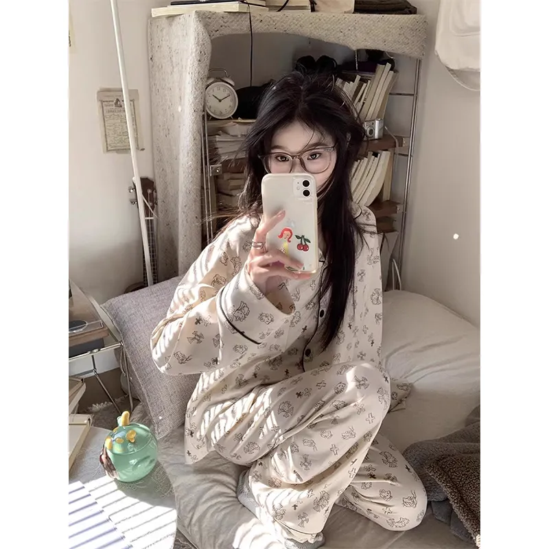 بيجامة نسائية بأكمام طويلة وبنطال طويل جديد خريف وشتاء 2026 طقم من قطعتين بكارديغان HelloKitty منزلي فاخر · بيع بالجملة · تصنيع حسب الطلب · شحن عالمي