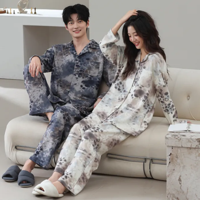 더블벨벳 커플 파자마 여성 가을겨울 긴팔 카디건 귀여운 카툰 외출복 홈웨어 세트 · 도매 · OEM · 전 세계 배송 - Detail 3