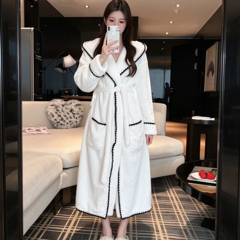 Peignoir femme automne-hiver polaire corail épaisse et chaude, robe de bain longue unie à capuche, luxe léger, vêtement d'intérieur, robe d'extérieur · Grossiste · OEM · Mondial - View 1
