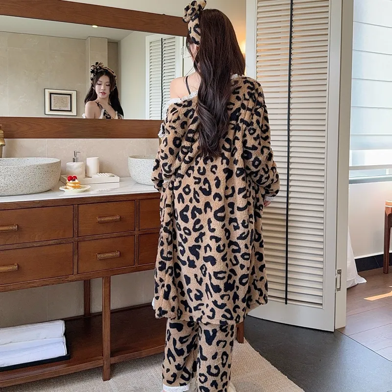 Ensemble pyjama femme 3 pièces en velours corail pour automne-hiver, caraco, pantalon long et robe de chambre, avec foulard, coussinets de poitrine, épais et chaud, vêtement d'intérieur · Grossiste · OEM · Mondial - Detail 3