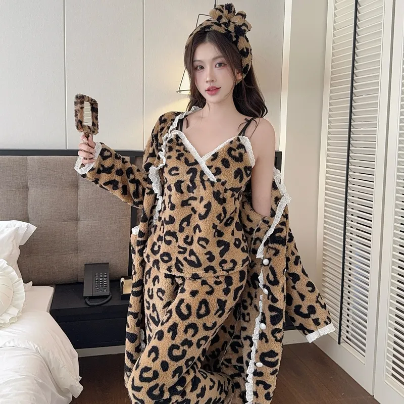 Ensemble pyjama femme 3 pièces en velours corail pour automne-hiver, caraco, pantalon long et robe de chambre, avec foulard, coussinets de poitrine, épais et chaud, vêtement d'intérieur · Grossiste · OEM · Mondial - View 1