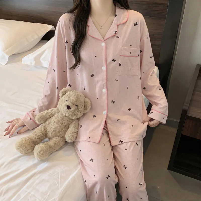 طقم ملابس منزلية بأكمام طويلة من يوان شينغ 34301 بأسلوب إنستجرامي بسيط مع ربطة عنق مريحة من القطن الصناعي · بيع بالجملة · تصنيع حسب الطلب · شحن عالمي - View 1