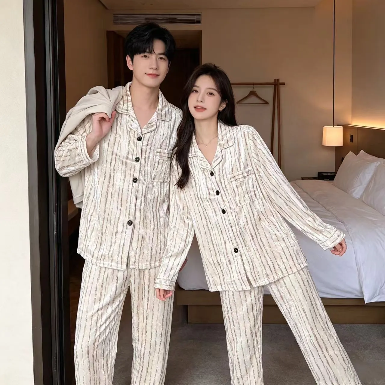 커플용 봄가을 신상 벨벳 파자마 긴팔 긴바지 투피스 세트 캐주얼 심플 카라 오픈 가디건 홈웨어 · 도매 · OEM · 전 세계 배송 - Detail 2
