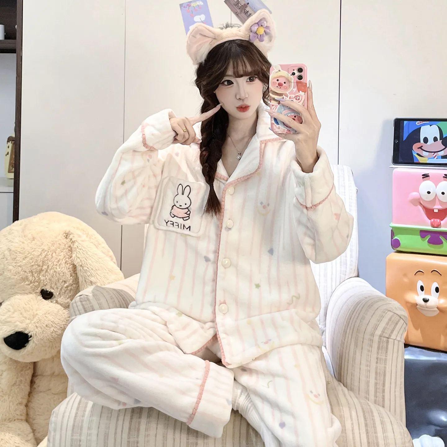 가을겨울 신상 파자마 여성 플란넬 290g 카디건 칼라 두꺼운 만화 홈웨어 세트 외출 가능 · 도매 · OEM · 전 세계 배송 - View 3