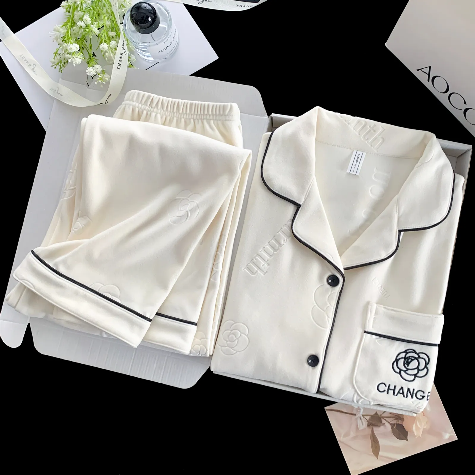 Fashion Embossed Embroidery Double-Sided German Velvet Women's Home Wear Soft Long Sleeve Pants Simple 2-Piece Set · Wholesale · OEM · Worldwide Shipping - Detail 1