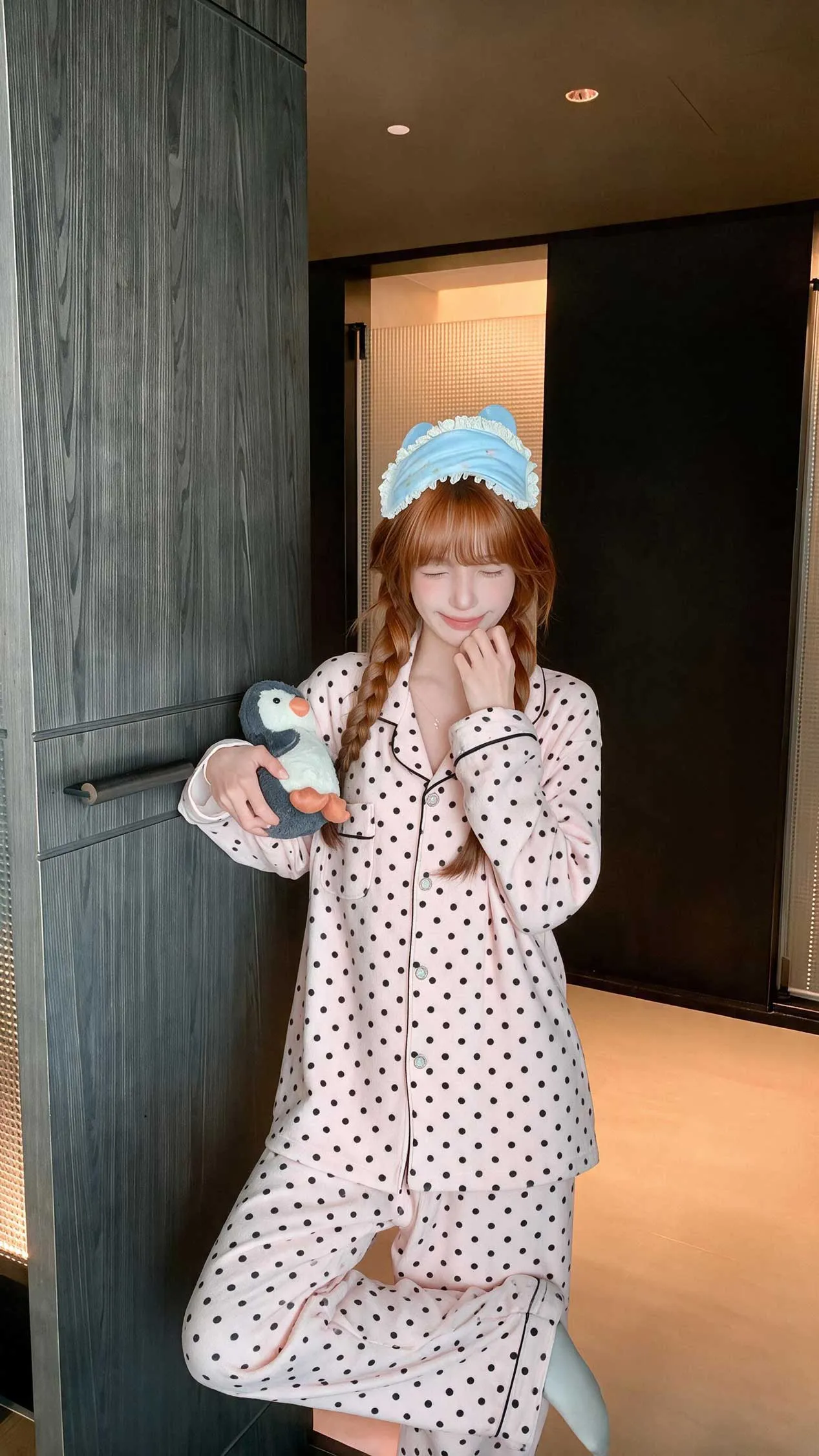신상 가을 겨울 아일랜드 플리스 여성 파자마 심플 물방울 긴팔 긴바지 투피스 세트 외출 가능 따뜻한 홈웨어 · 도매 · OEM · 전 세계 배송 - Detail 4