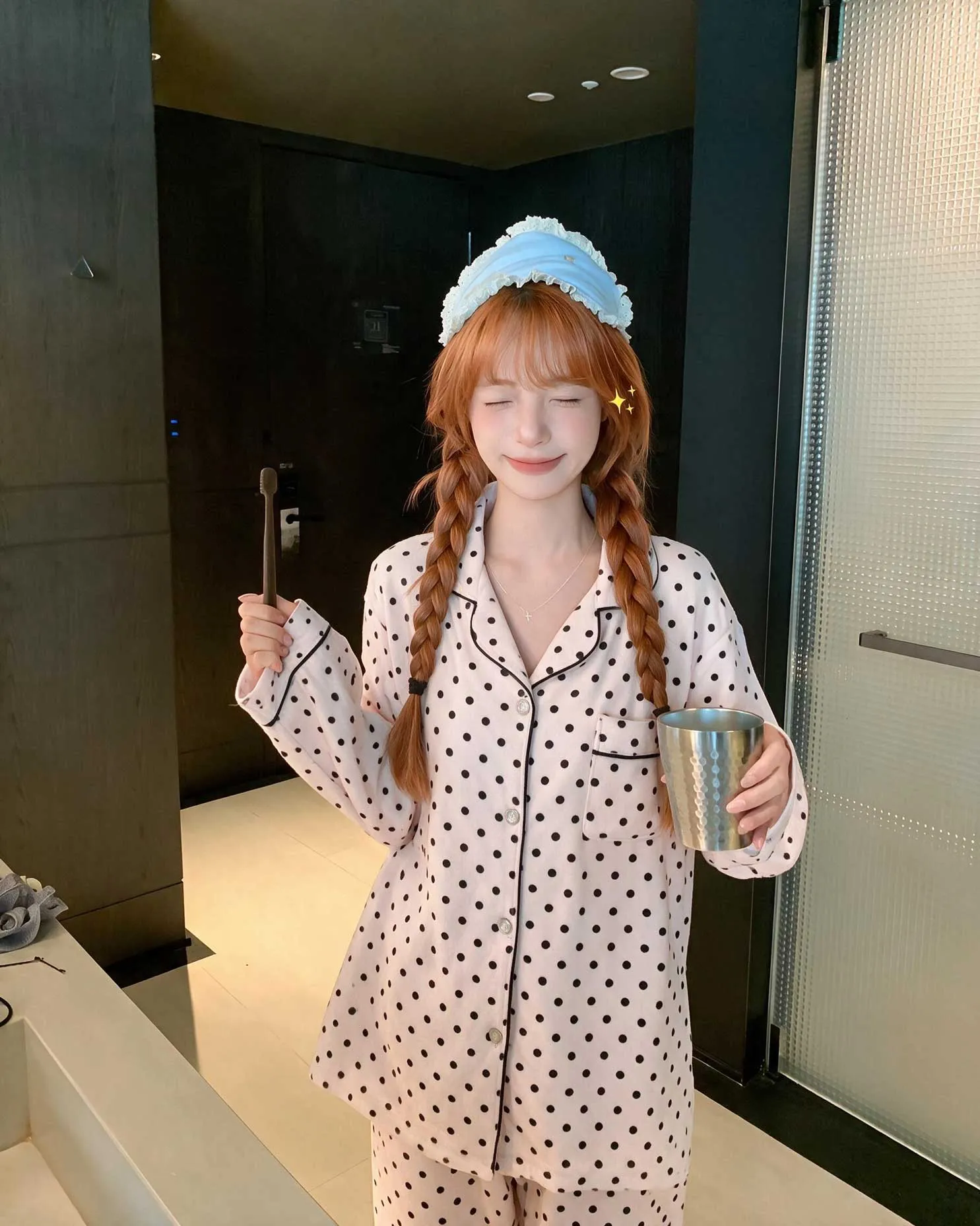 신상 가을 겨울 아일랜드 플리스 여성 파자마 심플 물방울 긴팔 긴바지 투피스 세트 외출 가능 따뜻한 홈웨어 · 도매 · OEM · 전 세계 배송 - Detail 5