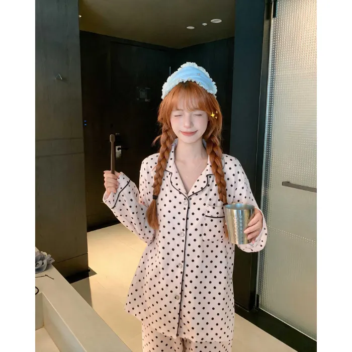 신상 가을 겨울 아일랜드 플리스 여성 파자마 심플 물방울 긴팔 긴바지 투피스 세트 외출 가능 따뜻한 홈웨어 · 도매 · OEM · 전 세계 배송 - Detail 1