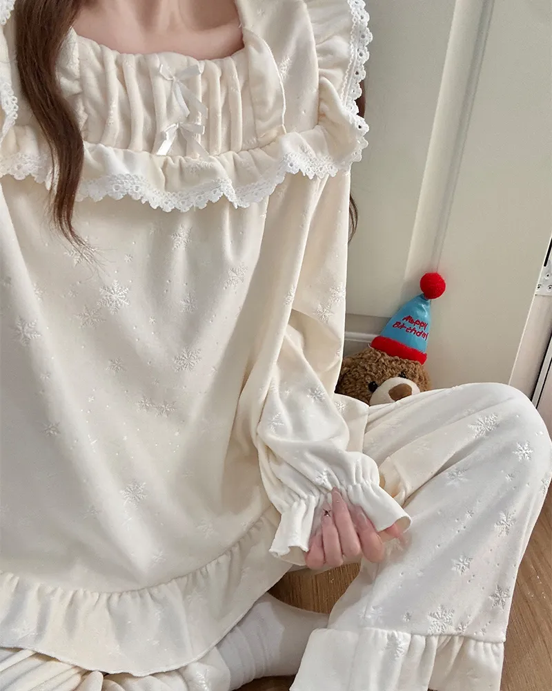 6706Z# Nouvelle collection hiver pyjama femme épais en velours polaire île, style princesse en dentelle, manches longues, ensemble de vêtements d'intérieur doux · Grossiste · OEM · Mondial - View 4